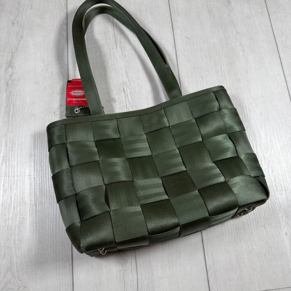 Harvey's Seatbelt Bag Green Tote Shoulder Purse Keychain